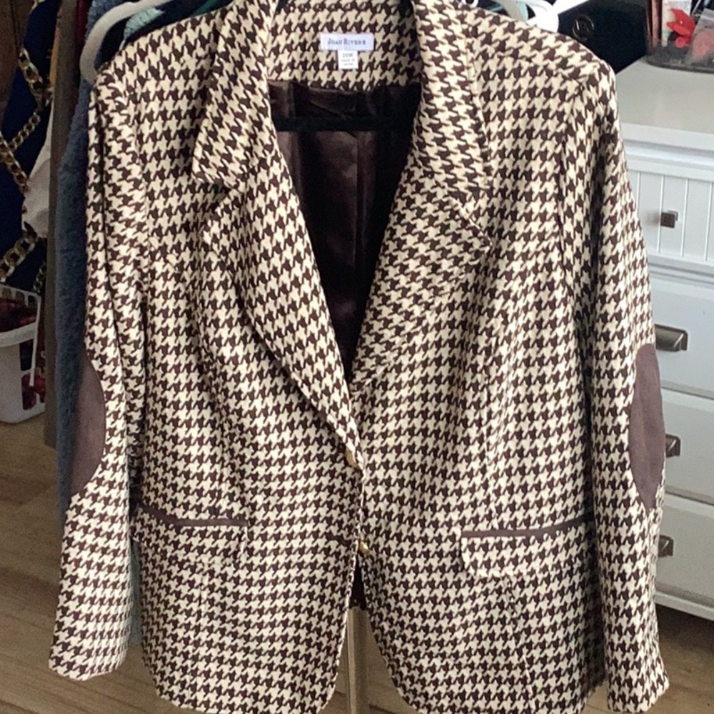 Joan Rivers Houndstooth Blazer with Brown Details elbow patches and back cinch